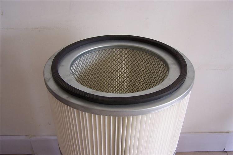 风机安博(中国)主要是由风机，滤筒还有控制柜和箱体几大部件组合而成的，其中利用风机将粉尘吸入箱体内