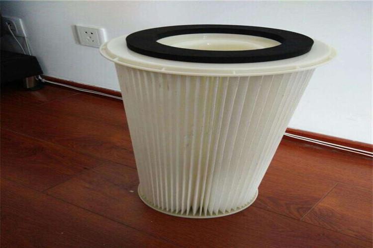 风机安博(中国)还有一个显著的特点就是，体积小净化面积相对于布袋除尘器来说要大很多，这主要是源于滤筒除尘器的滤筒呈褶皱状的无形中增加了过滤面积