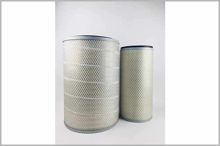 在吸入空气与燃油混合之前，货车安博手机网页版登录入口滤去空气中尘土、碳及杂物，然后保障了吸入空气的清洁