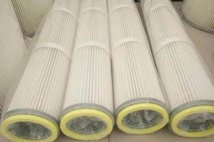 在任何情形下，均不容许高效安博(中国)操作人员将未熄火的香烟或其它燃烧着的物品抛入粉尘控制的吸风罩或风管中